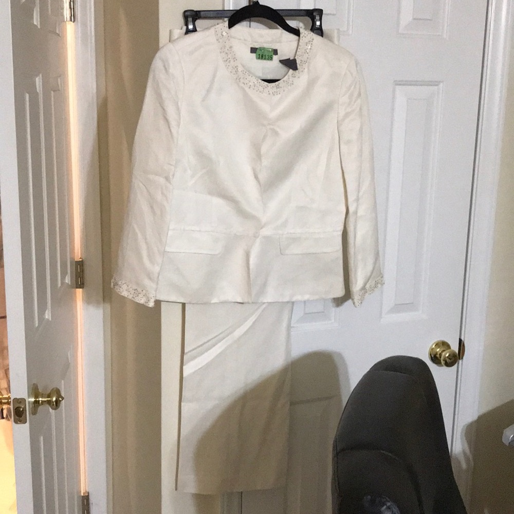 Two piece dress suit